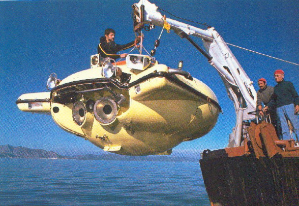 Saucer Crane sm