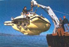Saucer Crane sm